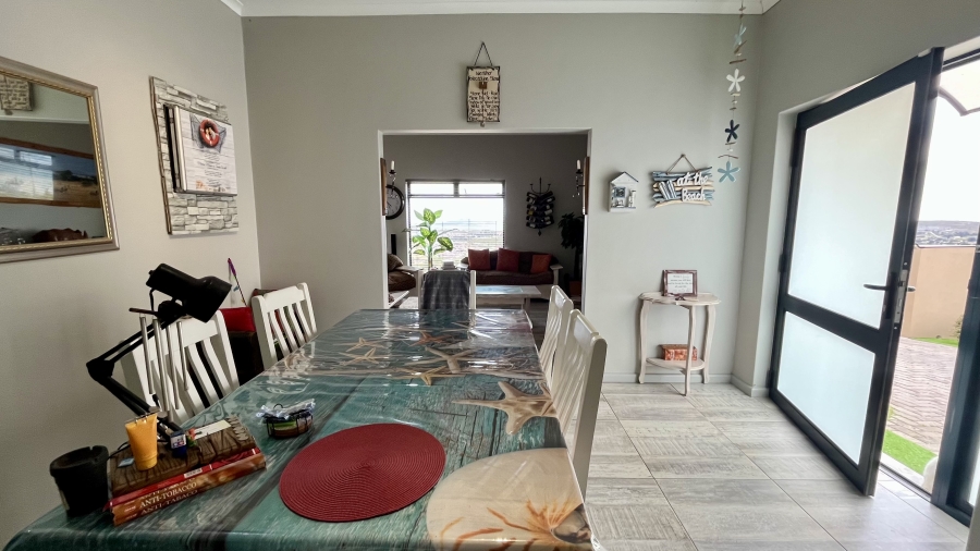 2 Bedroom Property for Sale in Hoogland Western Cape